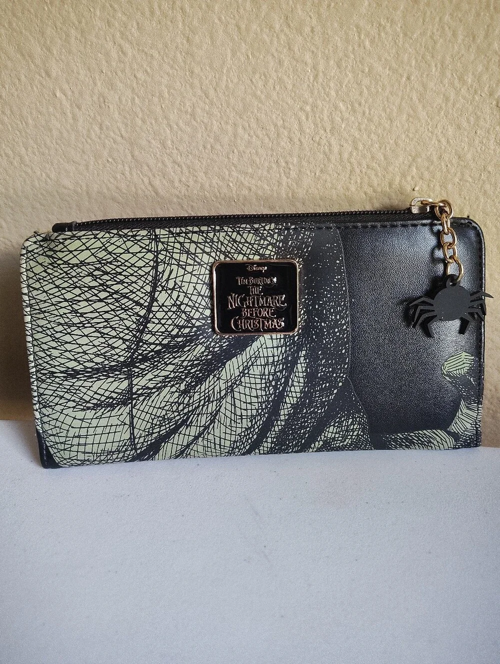 Disney Oogie Boogie Zip Wallet Nightmare Before Christmas Green Card Holder